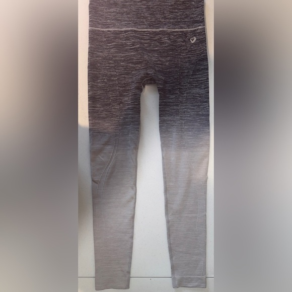 Ombré Leggings NWOT - Picture 4 of 8